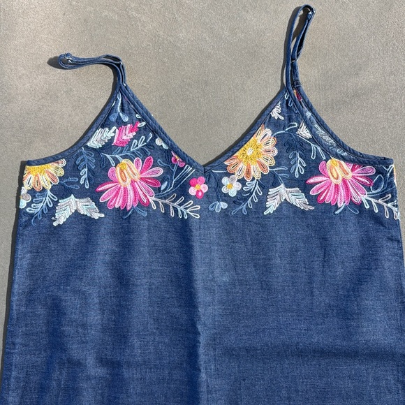 Size M - Picture 3 of 3